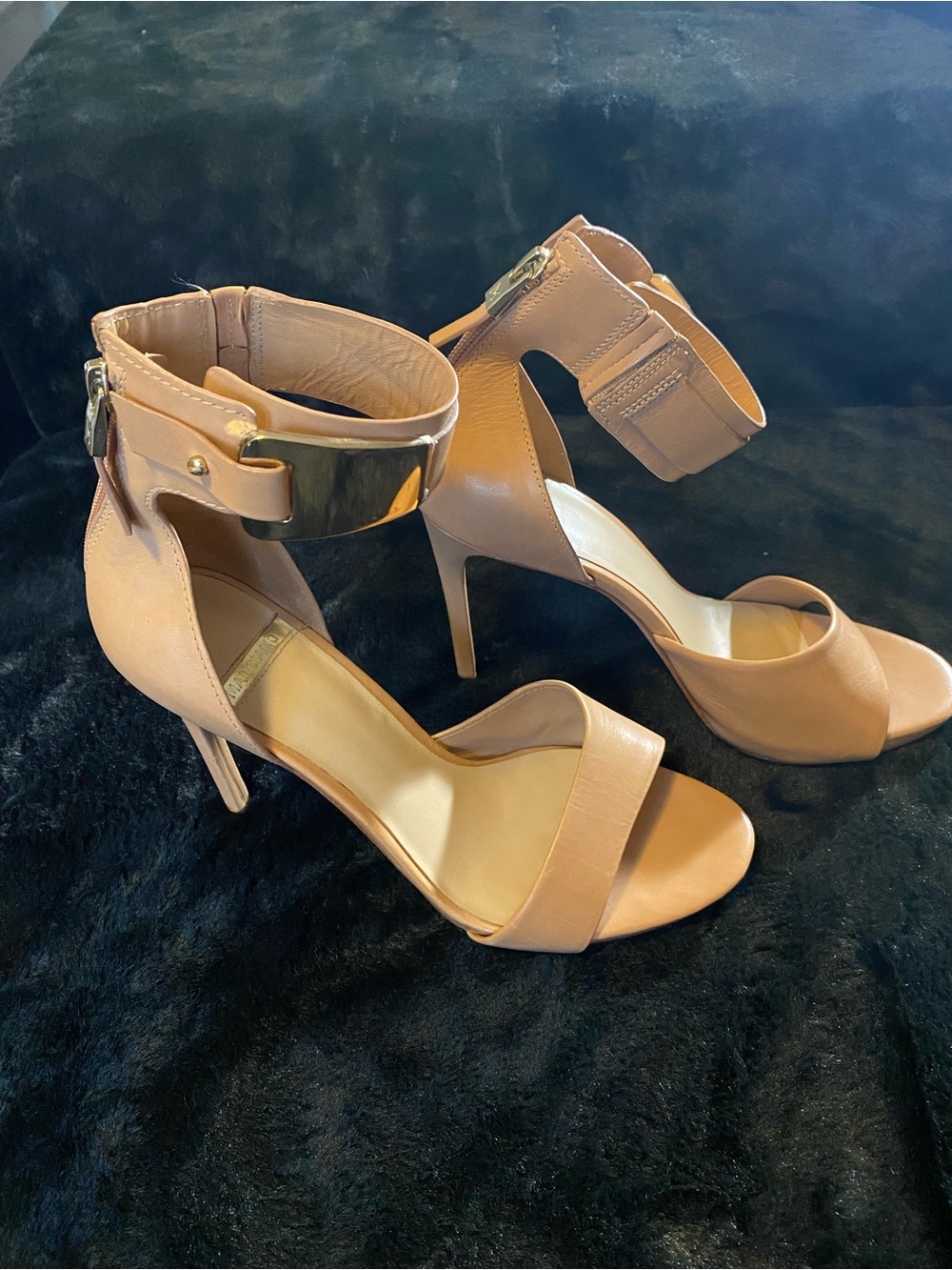 Guess by Marciano women’s  7.5 Tan Ankle-Strap 4” High Heel open toe stilettos